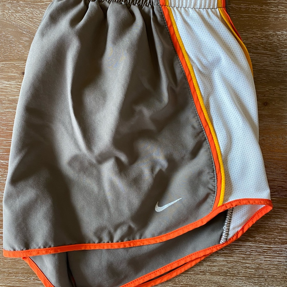 Nike Running Short - Picture 3 of 4